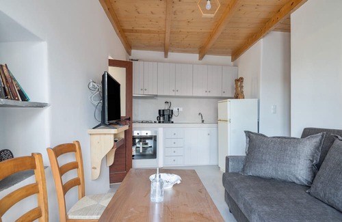 Kithira Apartment | Apartment 'Angel's 2' with Shared Terrace, Wi-Fi and Air Conditioning