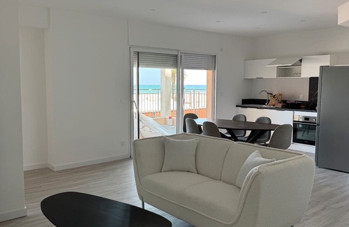 Port-la-Nouvelle House | Holiday Home 'Face À La Mer 1' with Air Conditioning