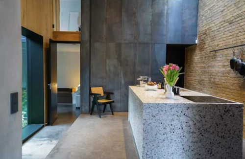 Amager House | 200 sqm I atrium I 6 m ceilings I parking I center I bikes
