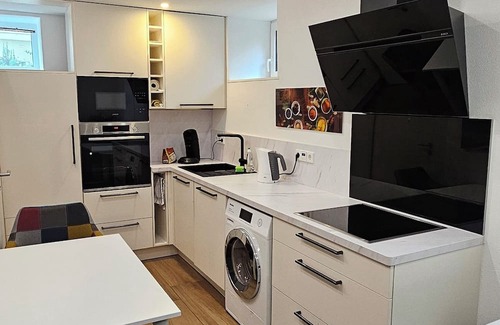 Stuttgart Apartment | The Modern Cave Lodge - ComfyHome Apartments Stuttgart