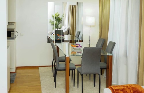 Koillinen District Apartment | The Crown Suite Helsinki