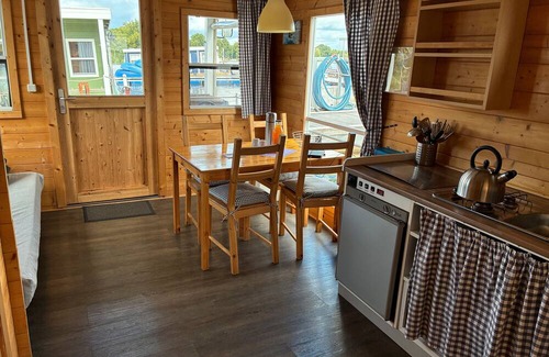 Koenigs Wusterhausen Boat Rental | Houseboat 'BunBo 1060' with Lake View