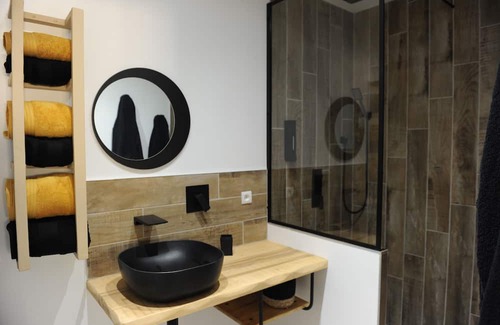 Marmande Bed & Breakfast | L'alcôve d'Aliénor Elegance and romance in the heart of the Lot-et-Garonne region