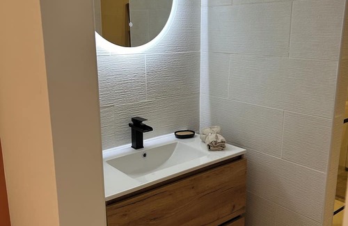 Montreuil Apartment | Appartement Balnéothérapie Avec Extérieur