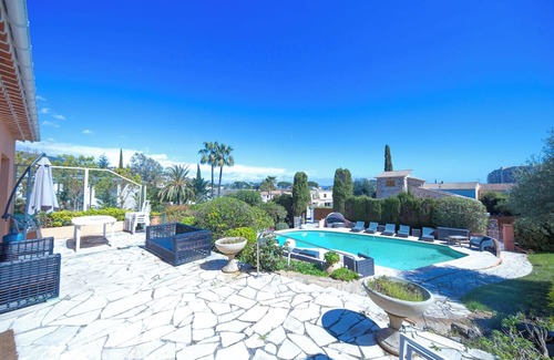Mandelieu-La-Napoule Villa | Vacances Ensoleillées Golf, Plages et Piscine
