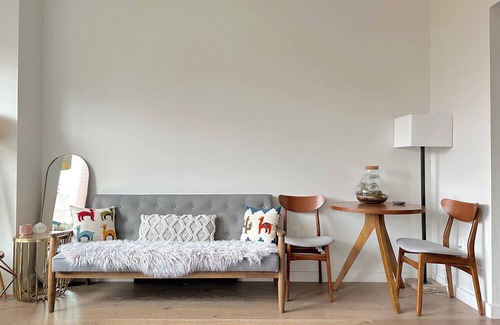 Ukrainian Village Apartment | Spacious Modern East Village Apartment - Luxury Elevator Building