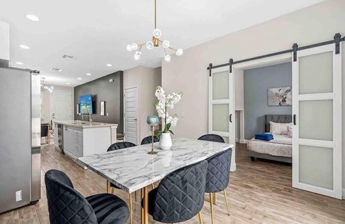 Kissimmee House | SUPER SICK- SLEEPs 49 - 27 Beds, 15 Bedrooms!