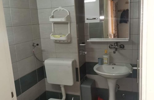 Ohrid Apartment | Charming 1-bedroom galery apartment with WiFi, AC in the phenomenal Ohrid
