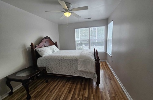Mount Vernon Condo | Cozy 1-bedroom condo in wonderful Alexandria with WiFi, AC, Free Parking