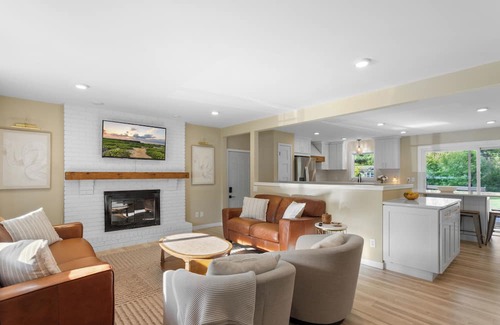 Grand Forks House | Oak Street Haven: Remodeled 3BR Near Grand Forks' Best Spots