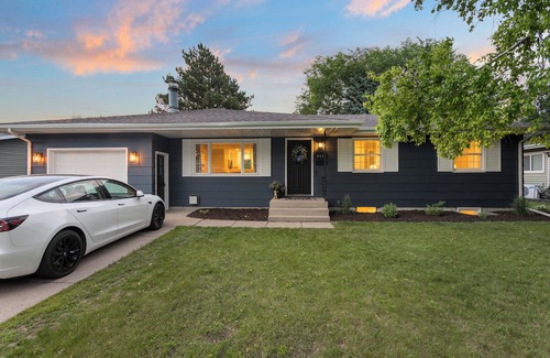 Grand Forks House | Oak Street Haven: Remodeled 3BR Near Grand Forks' Best Spots