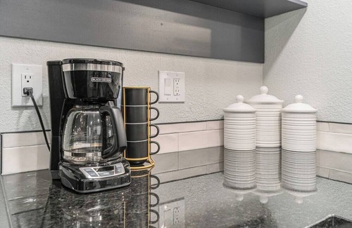 Grandview House | Chic Space/12M->Belton, 910 Mbps