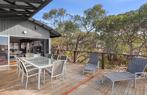 Fairhaven House | Orchid Haven - Bushland Retreat for Families and Groups.