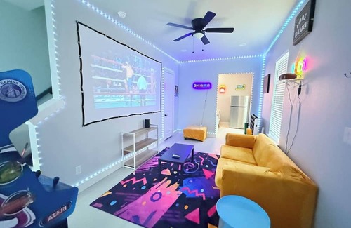 Fort Worth House | BabyProofed|Home Cinema| TCU, Dickies & Stockyards