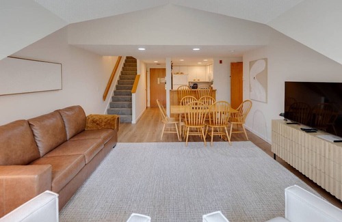 Lincoln House | Riverside Penthouse Condo