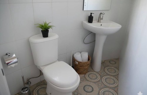 Gulu House | Room in modern round house in big green compound only 10 minutes from Gulu city