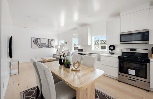Santa Monica Canyon Apartment | Pacific Coast - Oceanfront Living 115