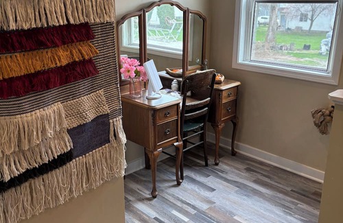 Bass Lake Cottage | Krueger’s cottage with Lake Acess. Newly remodeled.