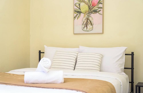 North Turramurra House | Fantastic 4-bedroom house with AC in Turramurra