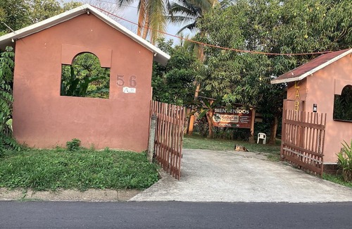 Tuxtla Chico Cabin | Flores exóticas Cozy cabin charming 1ra. Sección de Guillén Oriente WiFi, AC