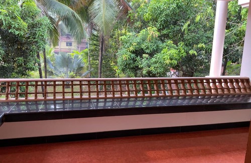 Kozhikode Villa | "Rohini Villa" 5 Bedroom Luxury Garden Villa in Kozhikode