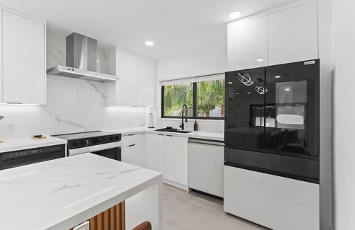 Pompano Beach House | Luxury Home Pool & Near Beach In Pompano Beach