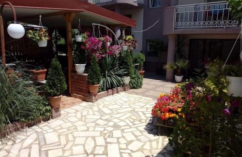Pestani Apartment | Lile Pestani Family Room with Mountain View