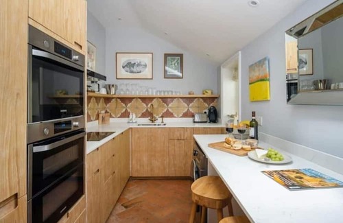 Shrewton Apartment | The Annexe - Charming 1 bedroom near Stonehenge