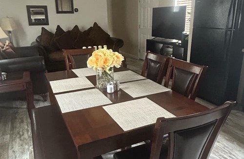 Florence House | 3-bedroom mobile home in peaceful Florence with AC, WiFi