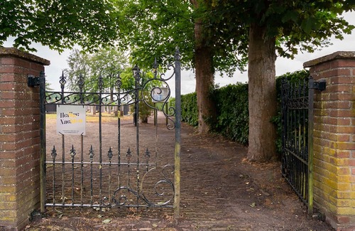 Peperga Bed & Breakfast | Pieter Stuyvesant Church Peperga-Friesland