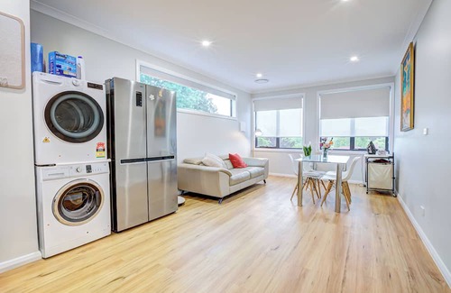 Manuka House | Luxury Modern House Near CBD