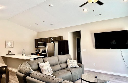 Bel Aire House | Kansas Delight