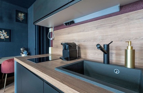Ile Beaulieu Apartment | Le Beaulieu ~ Love Room ~ Balneo ~ Sparkling wine