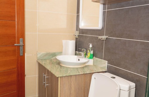 Douala Apartment | Charming 2-bedroom apartment with WiFi, AC in fabulous Douala