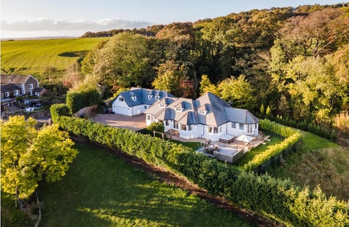 Fence House | Woodland Retreat - 7 Bed/Hot Tub - Ideal for Hen Parties & Other Celebrations