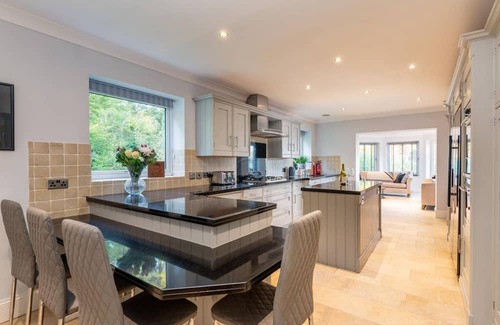 Fence House | Woodland Retreat - 7 Bed/Hot Tub - Ideal for Hen Parties & Other Celebrations