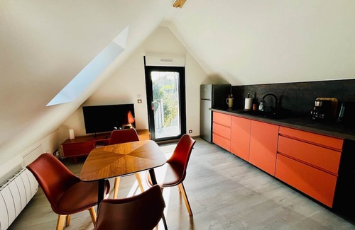 La Madelaine-sous-Montreuil Apartment | Studio, 2 people (upstairs)