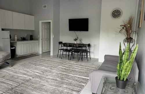 South Venice House | 1 Bed, 1 Bath Manasota Beach, FL