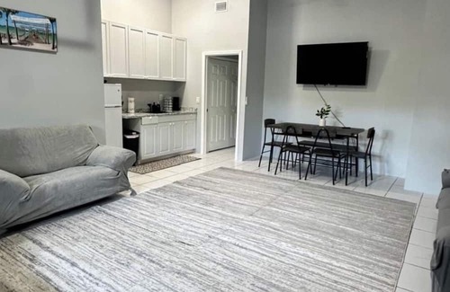 South Venice House | 1 Bed, 1 Bath Manasota Beach, FL