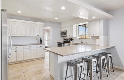 Scottsdale Country Acres House | Old Town: 2 King/8 Queen Beds, Backyard Paradise