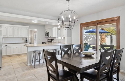 Scottsdale Country Acres House | Old Town: 2 King/8 Queen Beds, Backyard Paradise