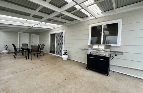 Young House | Currawong Corner Cottage