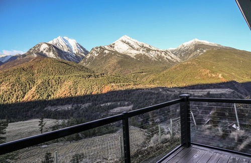 Vancouver Coast House | Luxury Mountain Retreat with Breathtaking Views