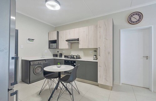 Greater Johannesburg Metropolitan Area Apartment | Urban Luxe Retreat-93 on New