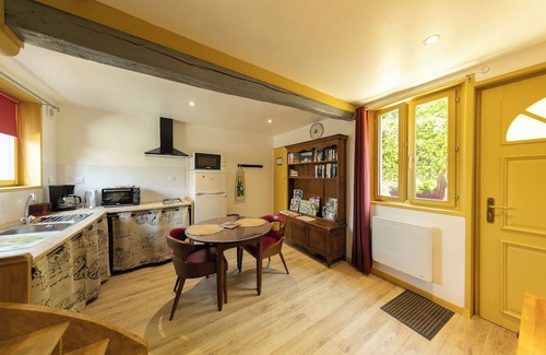 Poix-de-Picardie House | CHARMING SEASONAL RENTAL IN THE CITY'S OLDEST QUARTER