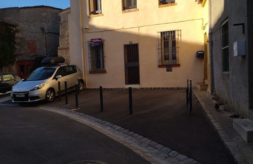 Ille-sur-Tet House | Tourist town near PERPIGNAN.