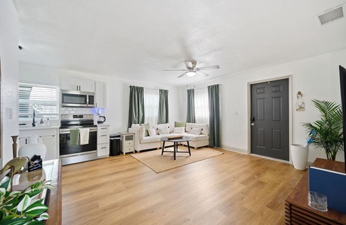 Lakeland House | Lake Hunter Cozy Cottage, Sleeps 6, centrally located