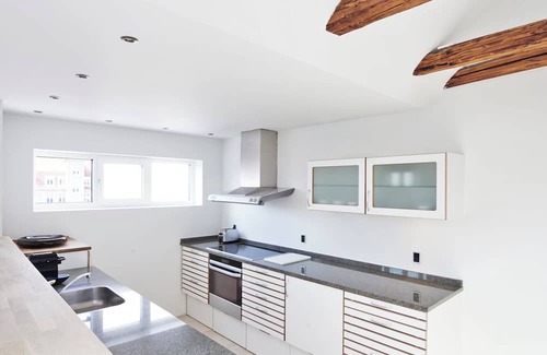 Amager Apartment | 2-bed penthouse w/private terrace