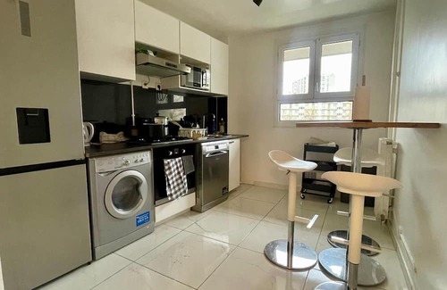 Aulnay-sous-Bois Apartment | A luxury room very close to Paris, CDG Airport, and Parc des Expositions