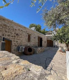 Marathounta Apartment | Small village home in Marathounta